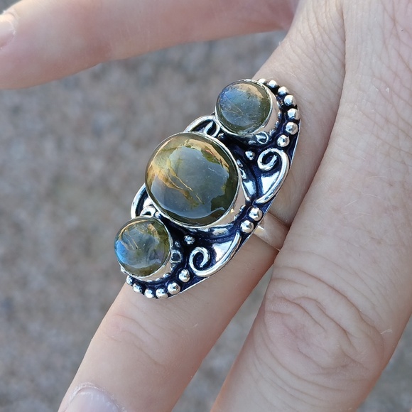 New Labradorite 925 Silver Ring. - Picture 3 of 7
